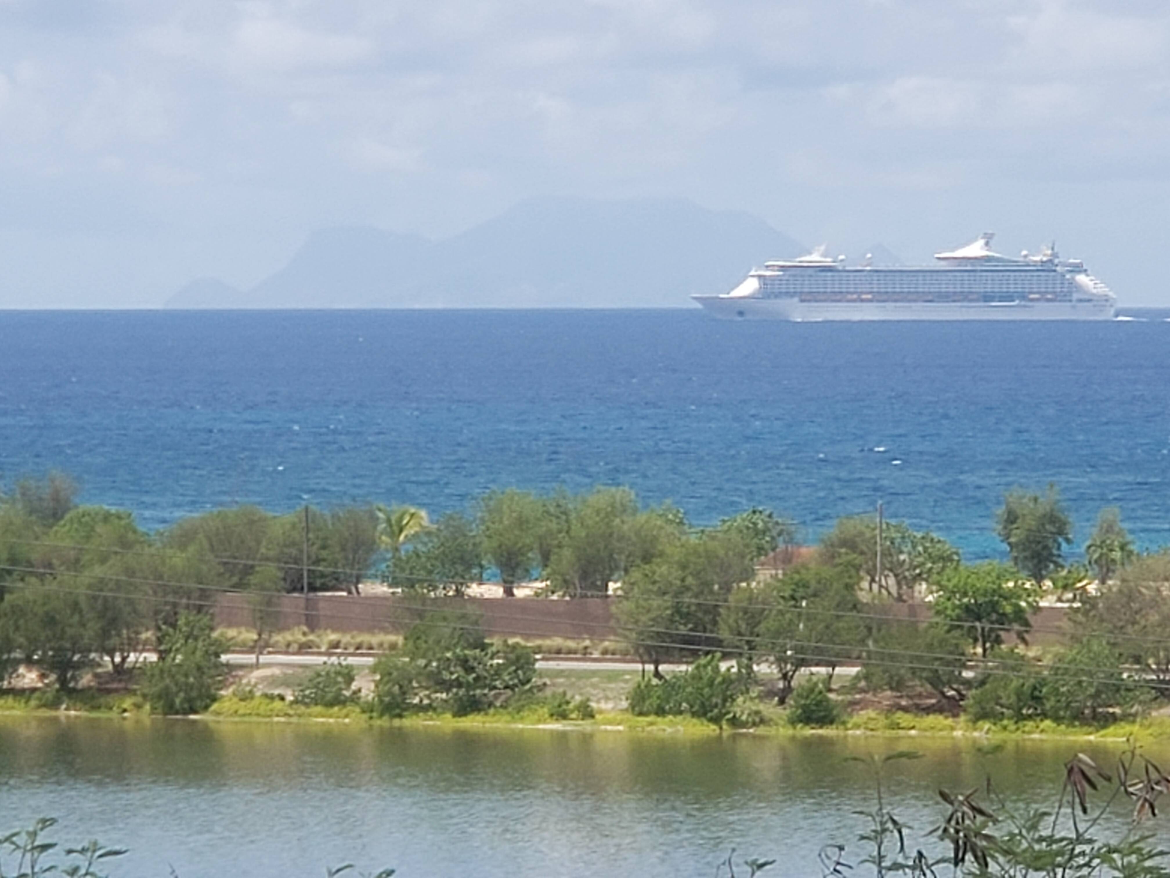 Cruise Ship Saba.jpg